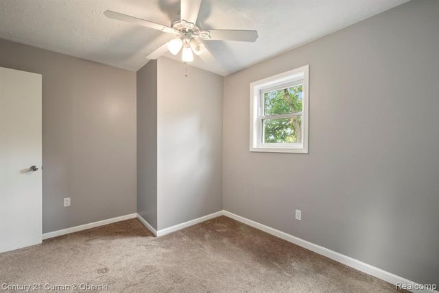 10492 Lake Shore Drive, Fenton, MI 48430