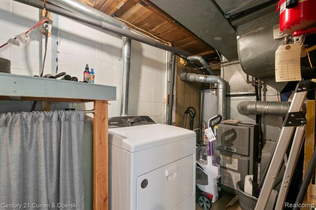 10492 Lake Shore Drive, Fenton, MI 48430