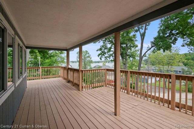 10492 Lake Shore Drive, Fenton, MI 48430