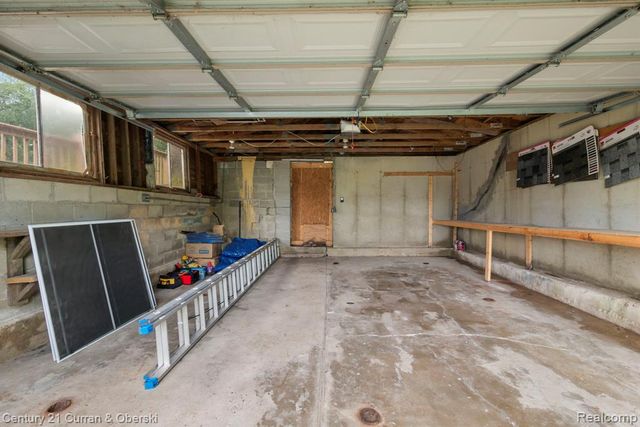 10492 Lake Shore Drive, Fenton, MI 48430
