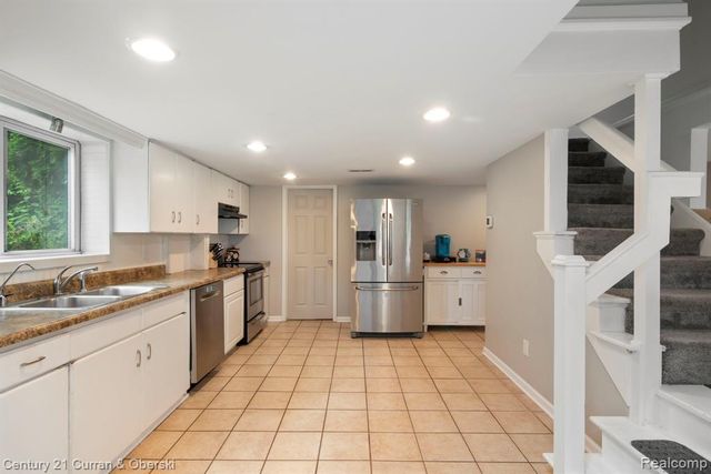 10492 Lake Shore Drive, Fenton, MI 48430