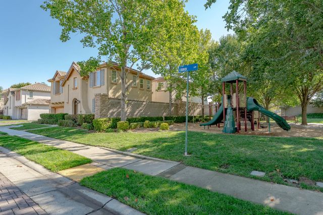 626 Equinox Loop, Lincoln, CA 95648