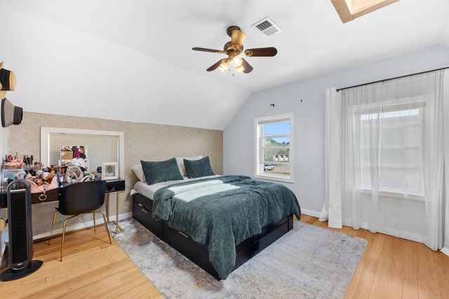 150 Hale St, Haverhill, MA 01830