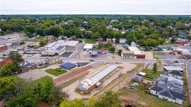 1317 Frederick Avenue, St Joseph, MO 64501