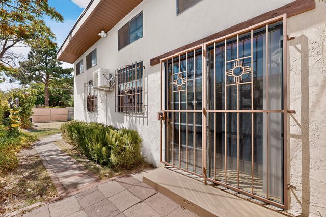 2723 Sierra Drive NE, Albuquerque, NM 87110
