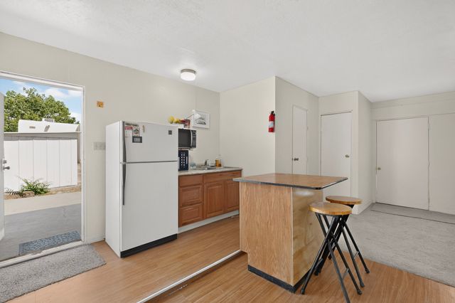 2723 Sierra Drive NE, Albuquerque, NM 87110