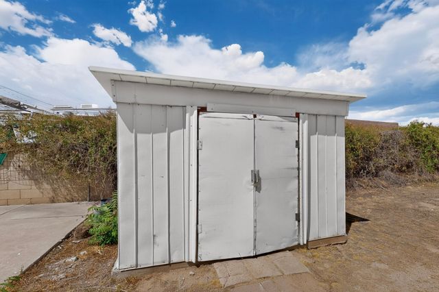 2723 Sierra Drive NE, Albuquerque, NM 87110