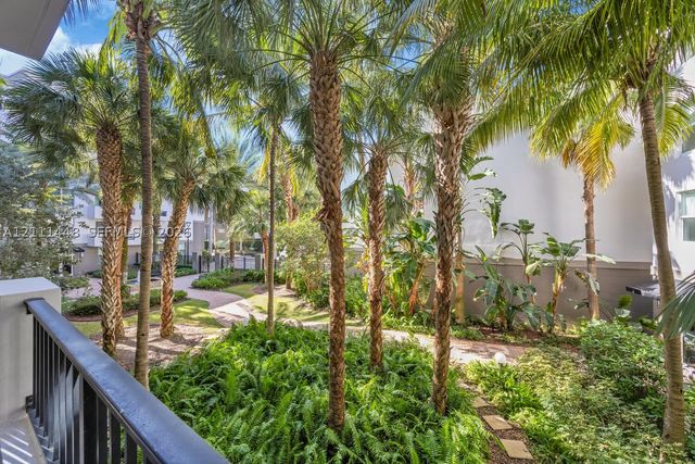 2421 NE 65th St 211, Fort Lauderdale, FL 33308
