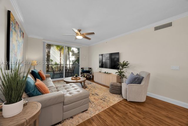 2421 NE 65th St 211, Fort Lauderdale, FL 33308