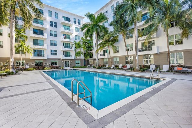 2421 NE 65th St 211, Fort Lauderdale, FL 33308