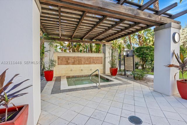 2421 NE 65th St 211, Fort Lauderdale, FL 33308
