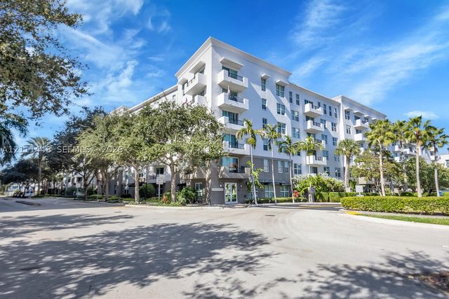 2421 NE 65th St 211, Fort Lauderdale, FL 33308