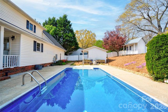 203 Carolina Drive, Cherryville, NC 28021