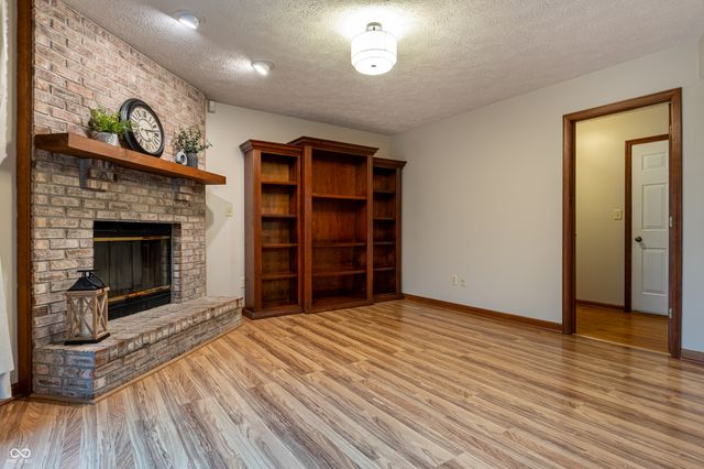 12427 Doe Lane, Indianapolis, IN 46236