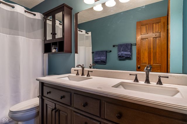 12427 Doe Lane, Indianapolis, IN 46236