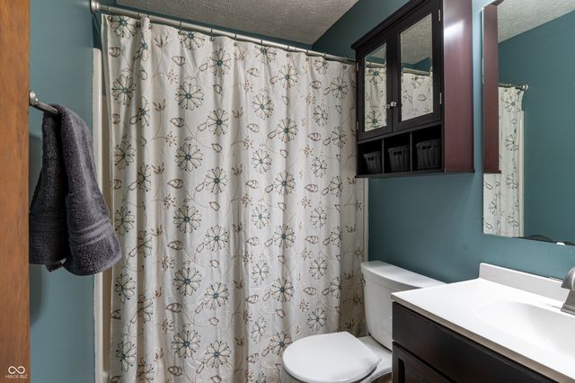 12427 Doe Lane, Indianapolis, IN 46236