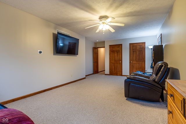 12427 Doe Lane, Indianapolis, IN 46236