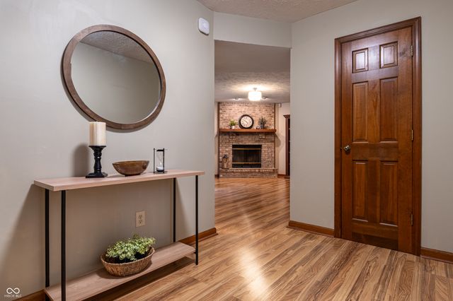 12427 Doe Lane, Indianapolis, IN 46236