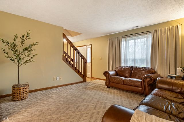 12427 Doe Lane, Indianapolis, IN 46236