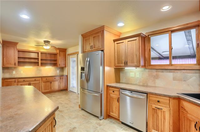 1505 Drespling Ln, Hickory Twp, PA 16101