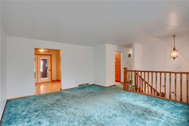 1505 Drespling Ln, Hickory Twp, PA 16101