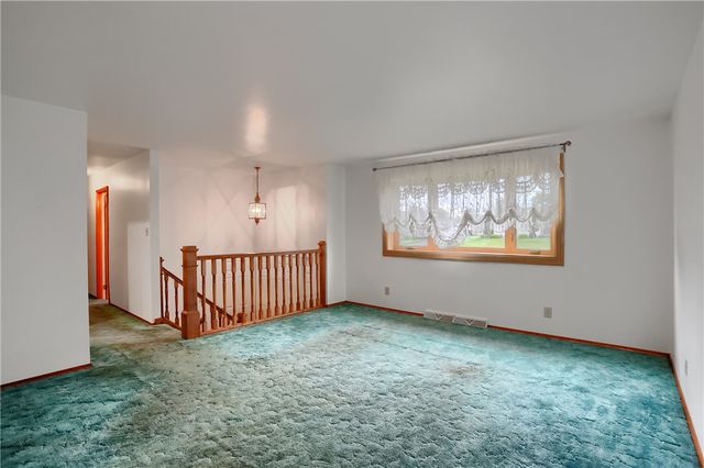 1505 Drespling Ln, Hickory Twp, PA 16101