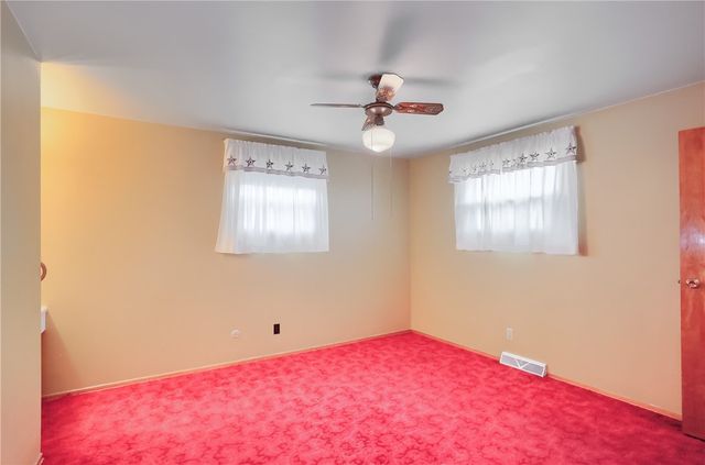 1505 Drespling Ln, Hickory Twp, PA 16101