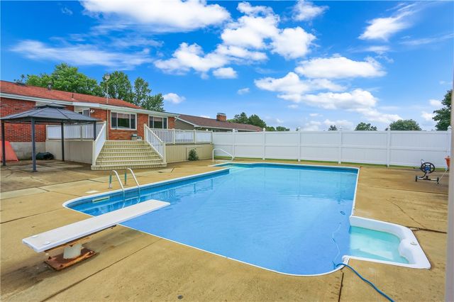 1505 Drespling Ln, Hickory Twp, PA 16101