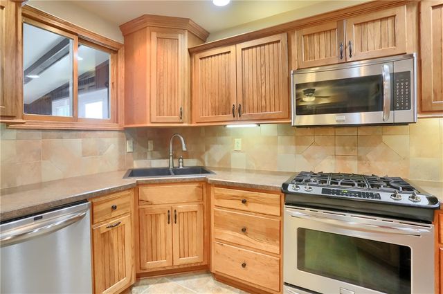 1505 Drespling Ln, Hickory Twp, PA 16101