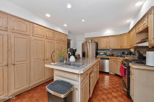 22 Bri Lan Avenue, Schodack, NY 12061