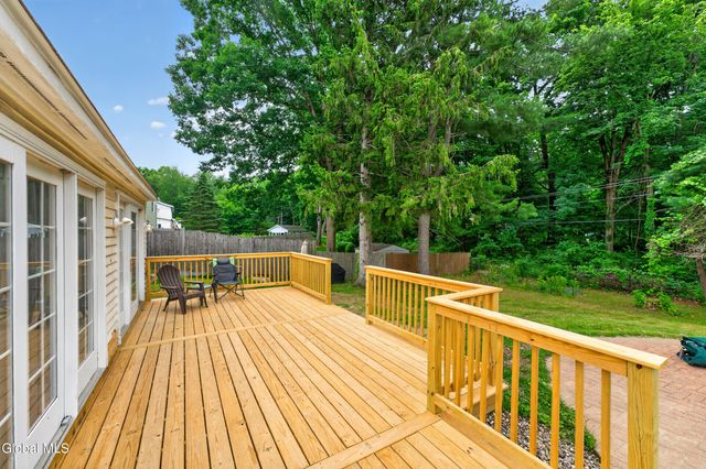 22 Bri Lan Avenue, Schodack, NY 12061