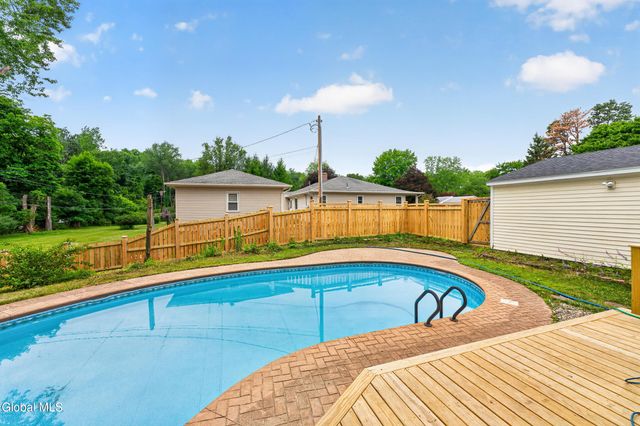 22 Bri Lan Avenue, Schodack, NY 12061