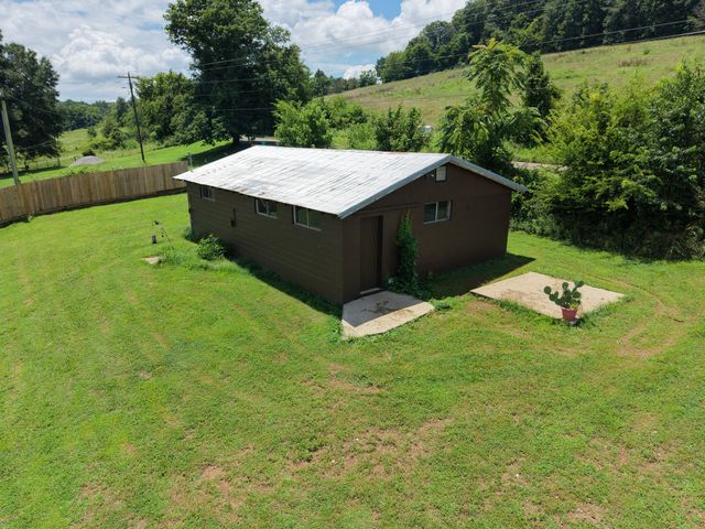 1655 Hurricane Creek Rd, Lawrenceburg, TN 38464