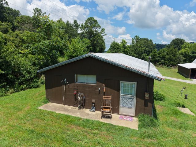 1655 Hurricane Creek Rd, Lawrenceburg, TN 38464