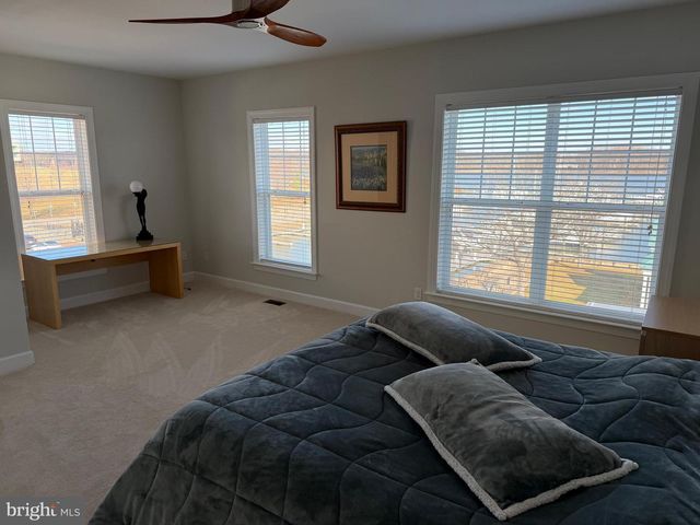 572 MARINA LANDING LN, Woodbridge, VA 22191