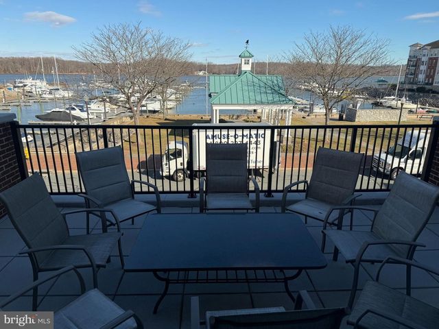 572 MARINA LANDING LN, Woodbridge, VA 22191