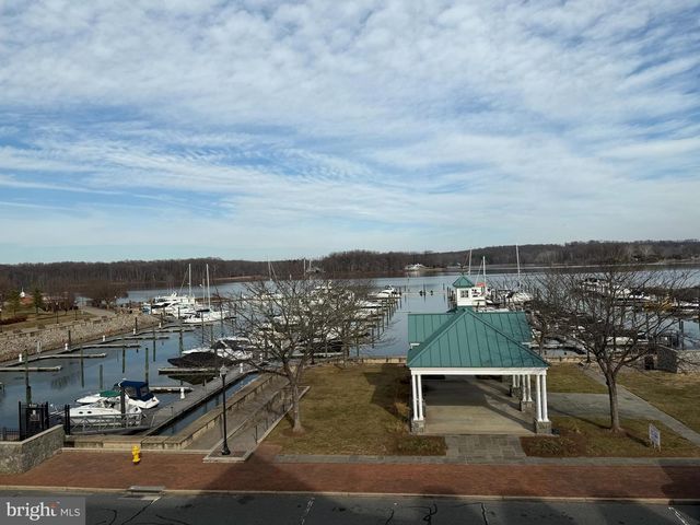 572 MARINA LANDING LN, Woodbridge, VA 22191