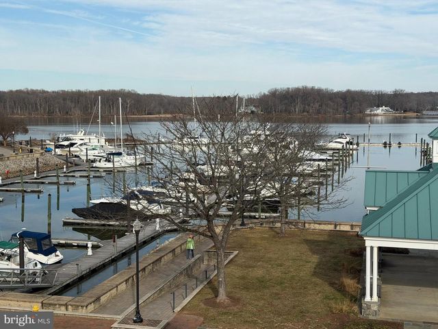 572 MARINA LANDING LN, Woodbridge, VA 22191