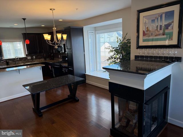 572 MARINA LANDING LN, Woodbridge, VA 22191