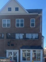 572 MARINA LANDING LN, Woodbridge, VA 22191