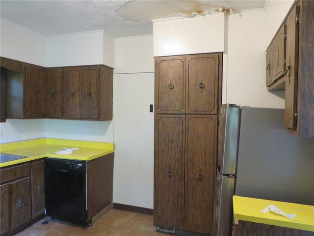 1111 Tyndall St, Sheraden, PA 15204