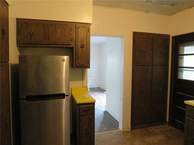 1111 Tyndall St, Sheraden, PA 15204