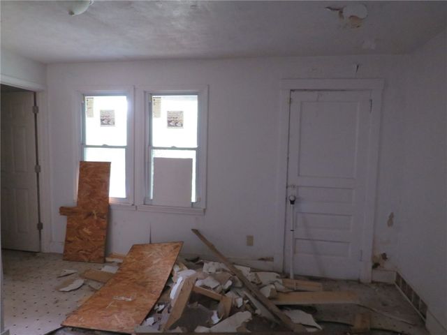 1111 Tyndall St, Sheraden, PA 15204