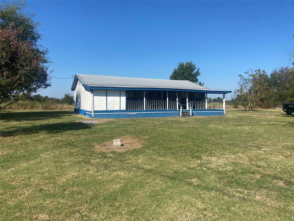 930 Rs County Road 1690, Lone Oak, TX 75453