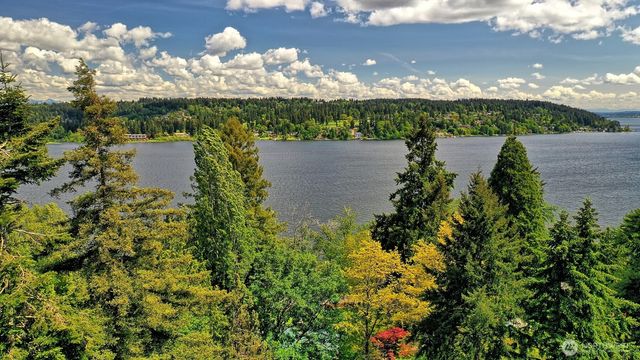 5035 NE 178th Street, Lake Forest Park, WA 98155