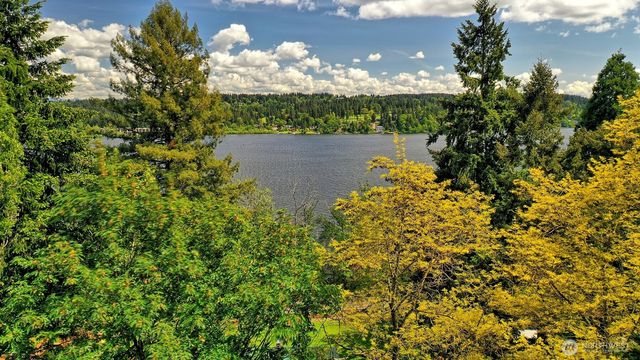 5035 NE 178th Street, Lake Forest Park, WA 98155