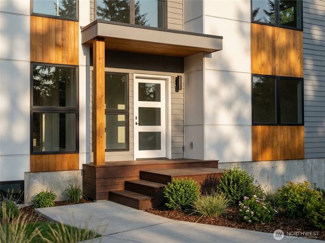 5035 NE 178th Street, Lake Forest Park, WA 98155