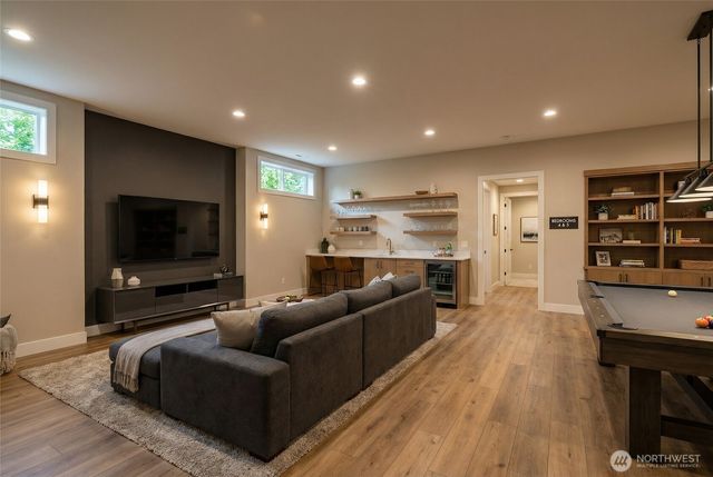 5035 NE 178th Street, Lake Forest Park, WA 98155