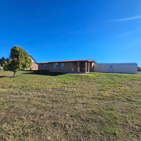 1302 S 3rd Street, Canadian, TX 79014