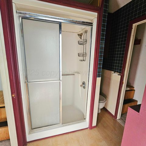 1302 S 3rd Street, Canadian, TX 79014